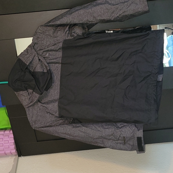 The north face windbreaker jacket - Picture 5 of 5